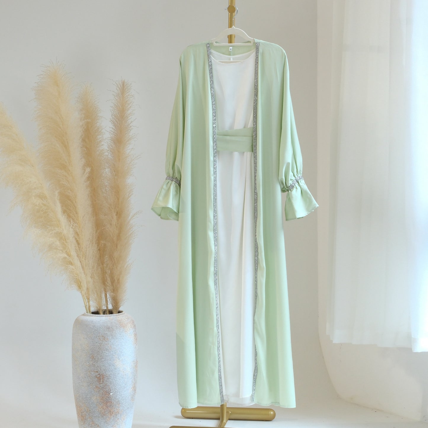 ÉLODIE™ | Robe unie à manches ballon et perles