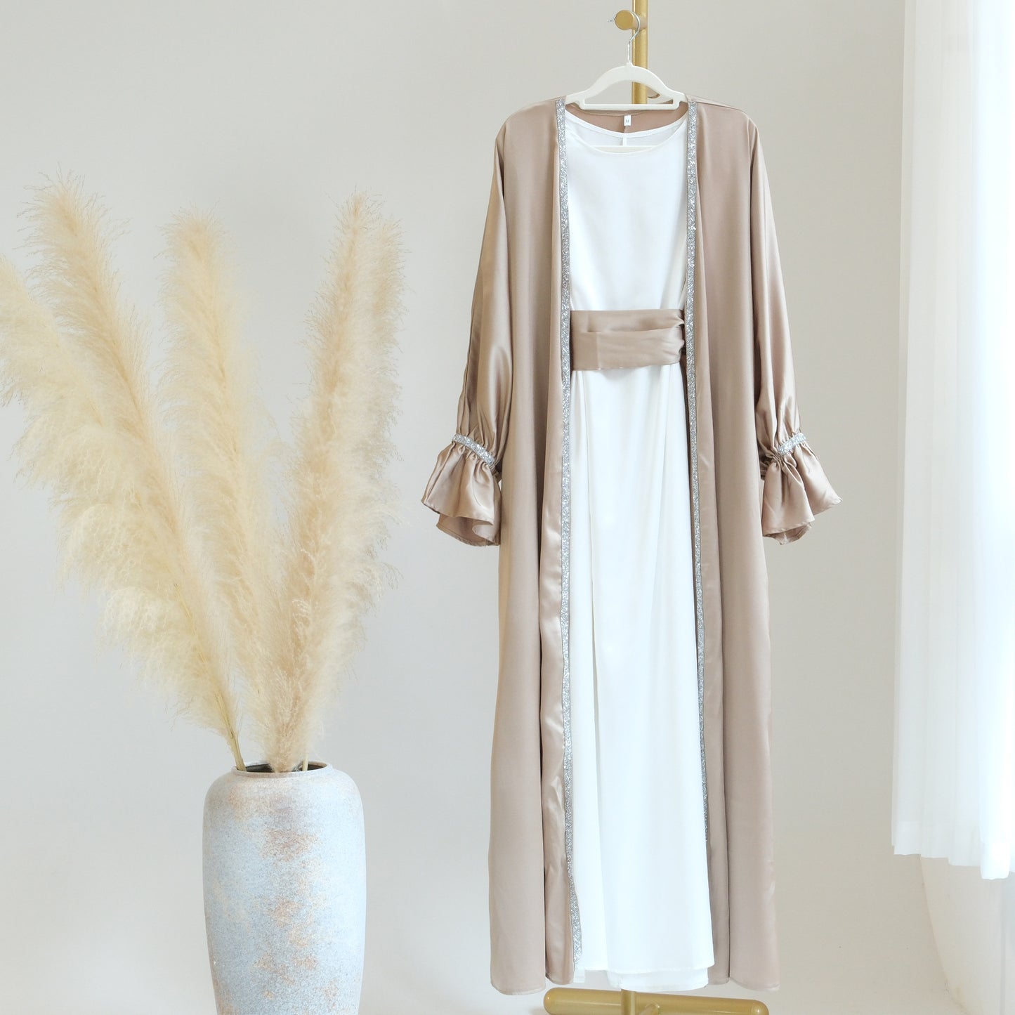 ÉLODIE™ | Robe unie à manches ballon et perles