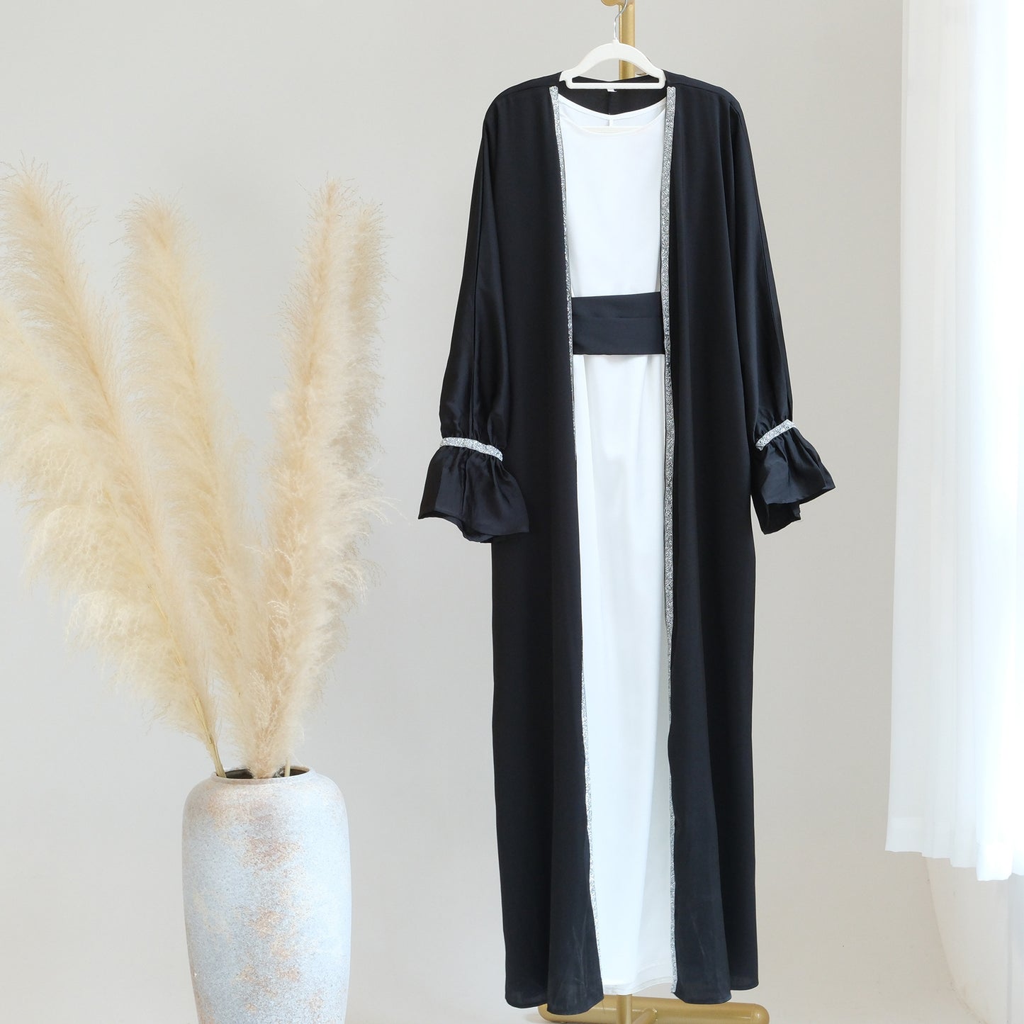 ÉLODIE™ | Robe unie à manches ballon et perles